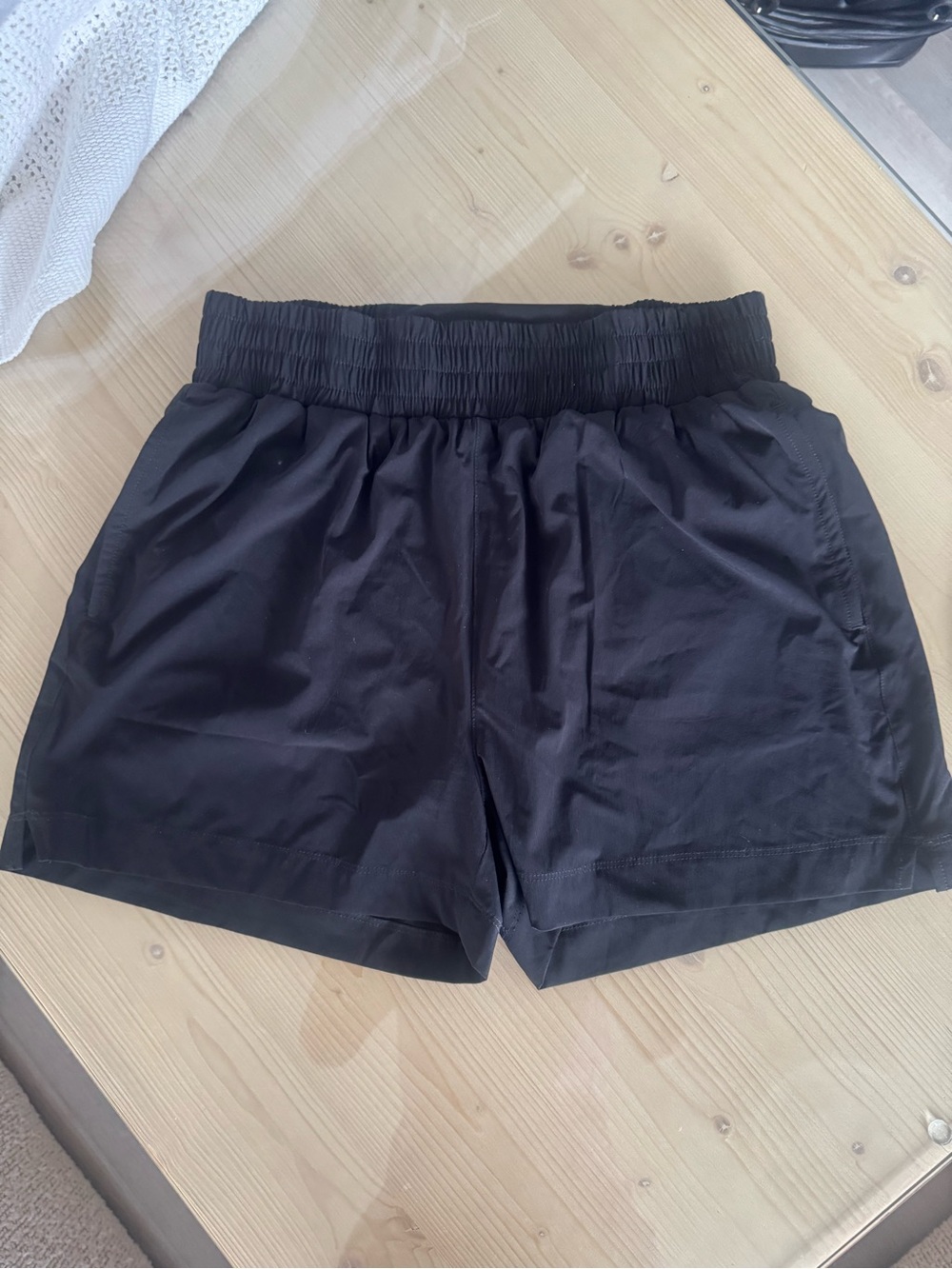 Kit & Ace Black Women’s Elastic Waist Performance Shorts